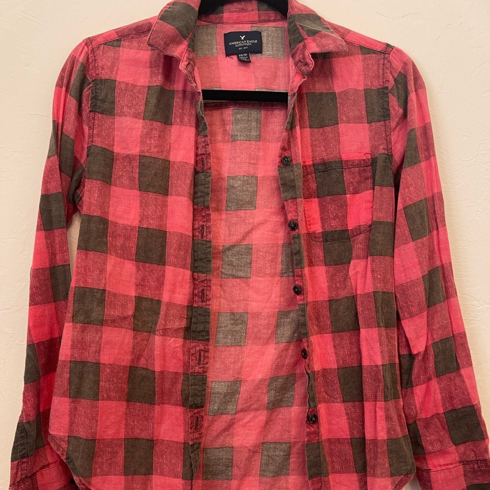 American Eagle pink and brown Buffalo check button up. XS